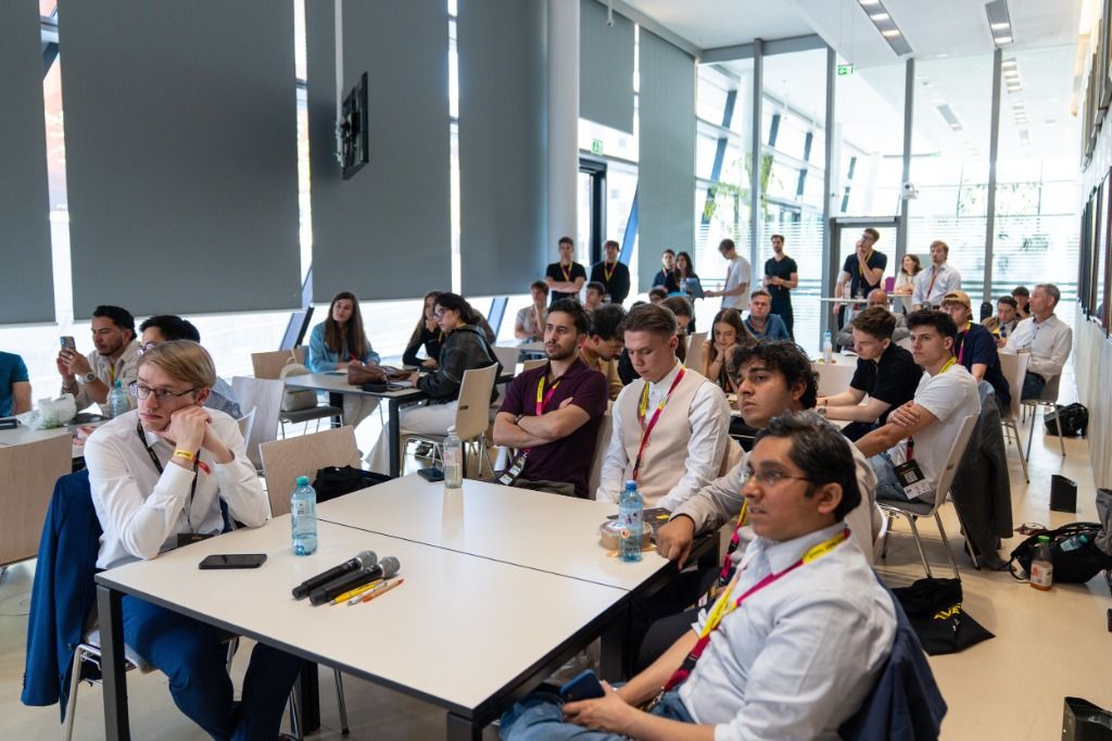 Engaged audience of founders and students at Entrepreneurship Avenue 2026